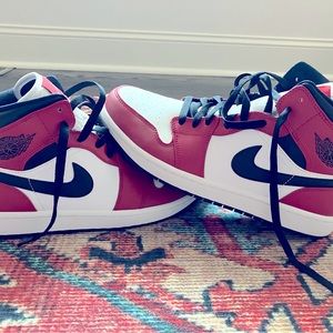 CUSTOM - Air Jordan 1 Mid Chicago